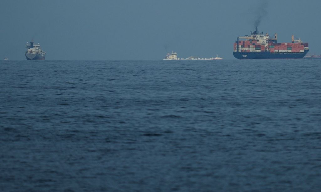 Ήχοι εκρήξεων στο νησί Κεσμ, κοντά στο Στενό του Ορμούζ: Επιτεθήκαμε σε εχθρικούς στόχους