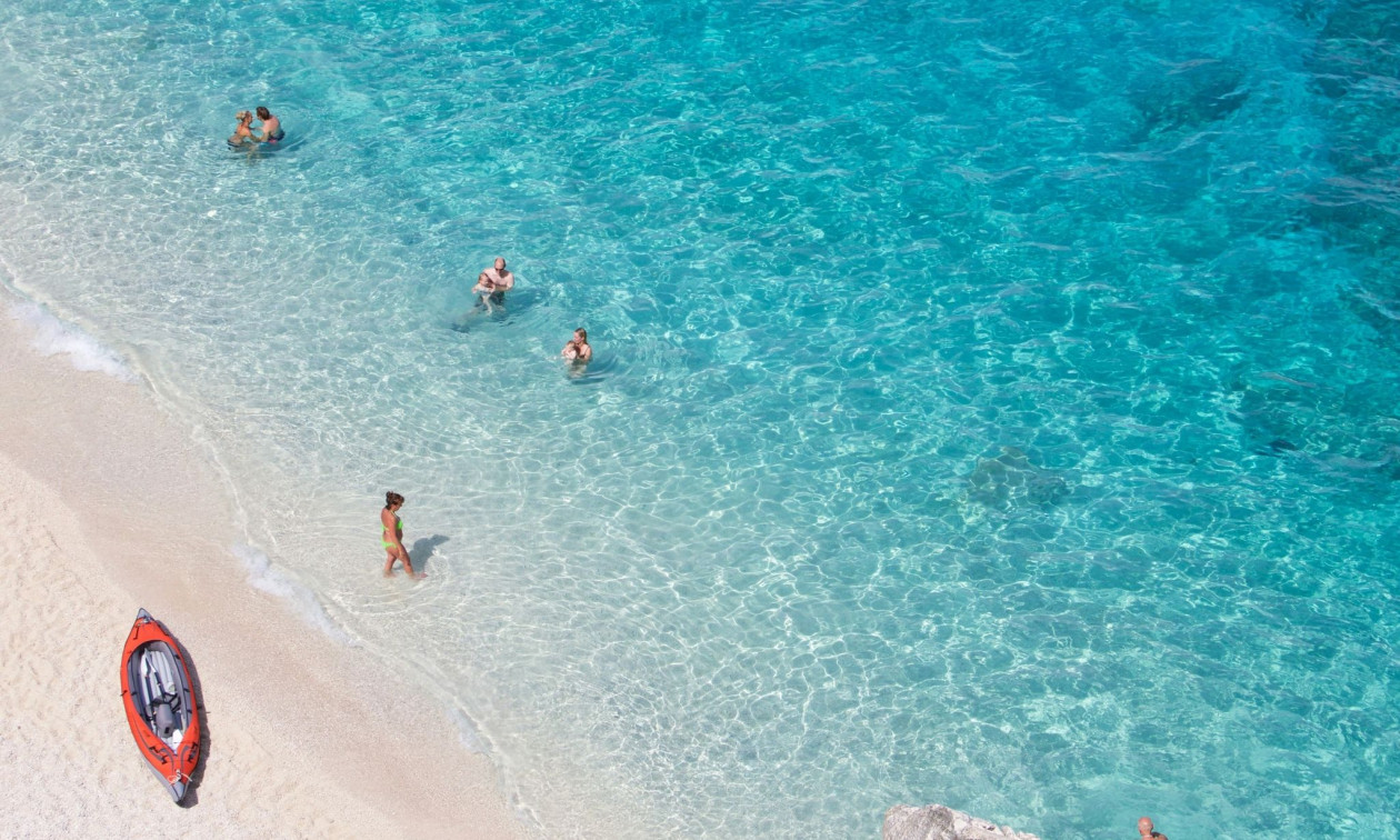Ηλεία: 31χρονη τραυματίστηκε σοβαρά μετά από βουτιά στην θάλασσα – Συνελήφθη ο σύζυγός της