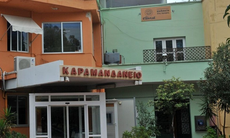 Πάτρα: Στο νοσοκομείο 6χρονο αγόρι – Τον χτυπούσε η μητέρα του σε παραλία