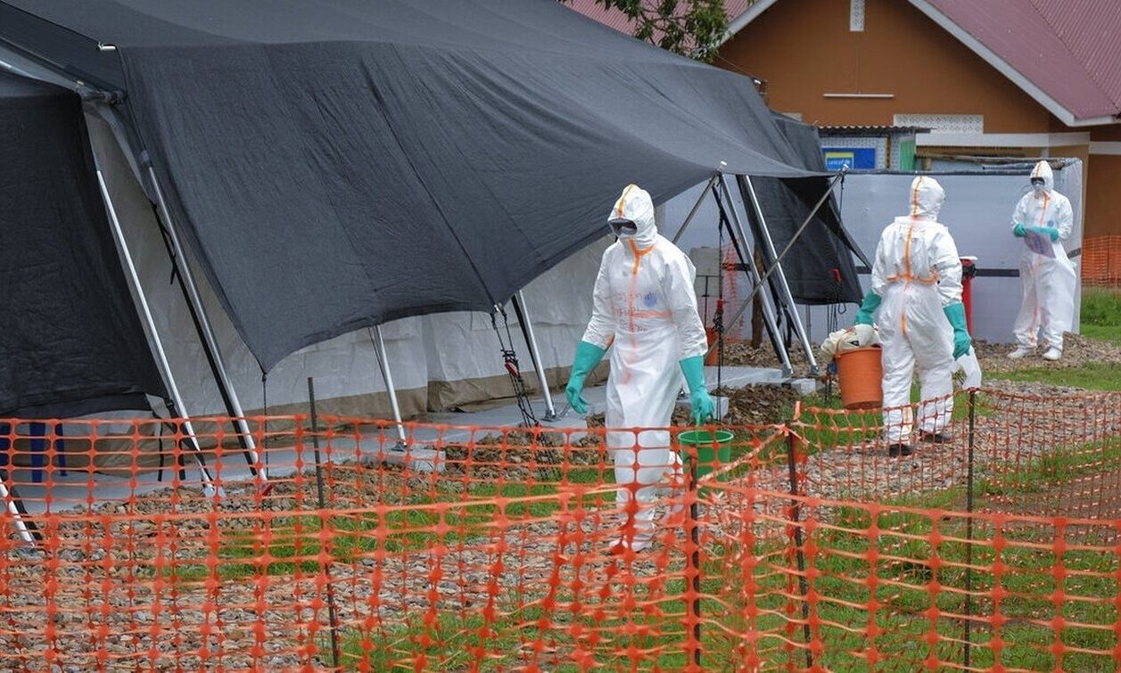 Έμπολα στη ΛΔ Κονγκό: Πάνω από 4.400 κρούσματα και 2.000 νεκροί – Τι εκτιμά ο ΠΟΥ