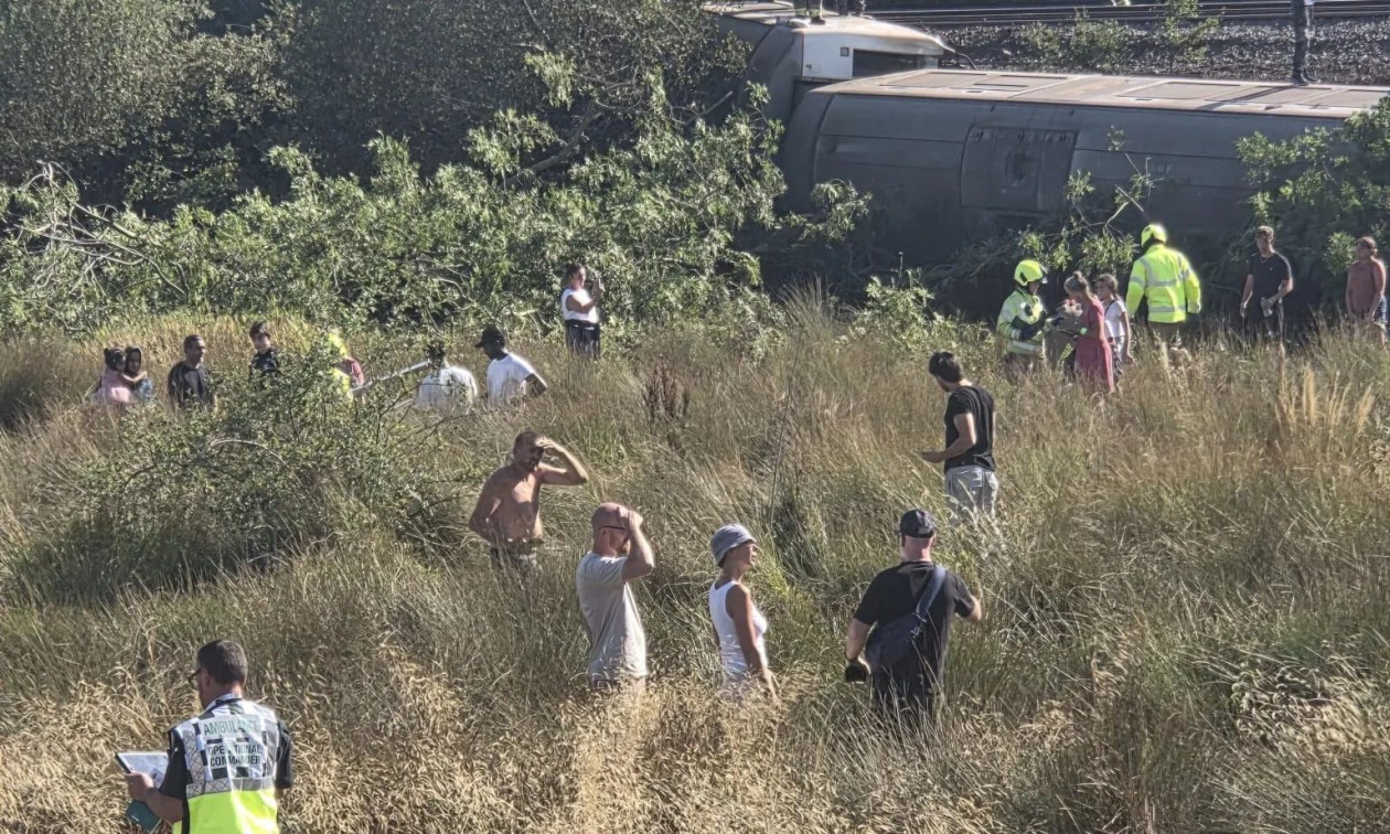 Βρετανία: Εκτροχιασμός τρένου στο ανατολικό Σάσεξ – Ανατράπηκαν βαγόνια
