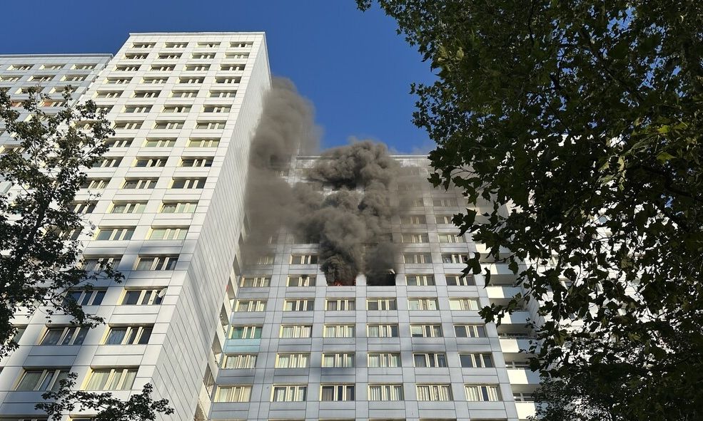 Γερμανία: Πυρκαγιά σε κτήριο 21 ορόφων στο Βερολίνο – Πέντε τραυματίες