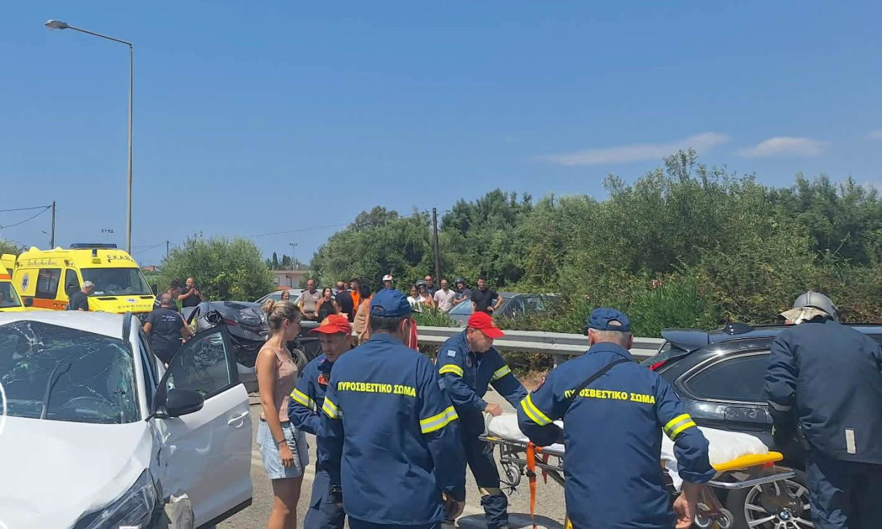 Πρέβεζα: Πώς έγινε το τροχαίο με τους 8 τραυματίες – «Δεν είδε το κόκκινο ο οδηγός του φορτηγού»