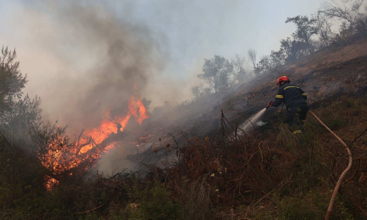 Φωτιά: Σε κόκκινο συναγερμό 22 περιφέρειες της χώρας – Προσοχή στους εορτασμούς στην ύπαιθρο