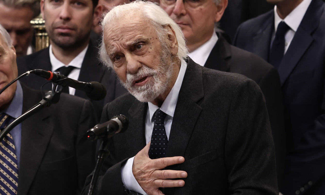 Βενιζέλος για Τσουκαλά: «Αποχαιρετώ το φωτεινό μυαλό, τη χάρη του λόγου του, το μοναδικό του ύφος»