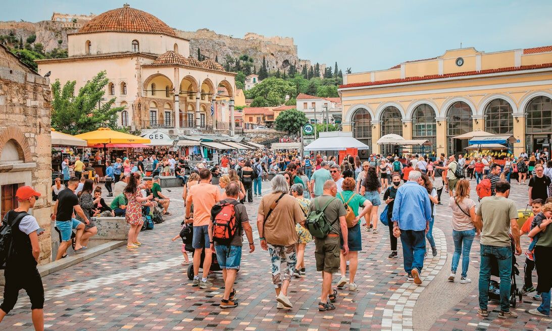 Η ακρίβεια «χτυπάει» και τους τουρίστες – Αυξημένη η κίνηση, όχι και τα έσοδα