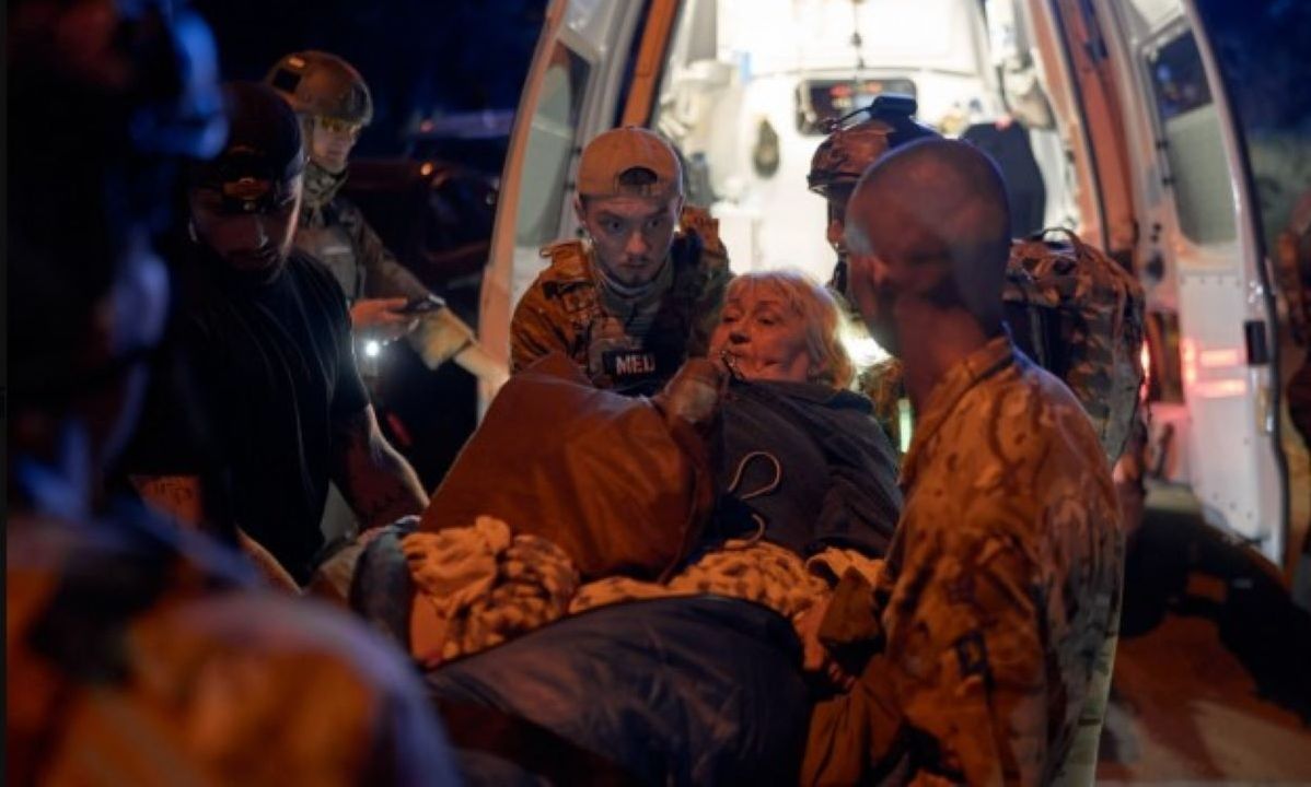 Ουκρανία: 12 νεκροί και 30 τραυματίες από ρωσικούς βαλλιστικούς πυραύλους – Βίντεο