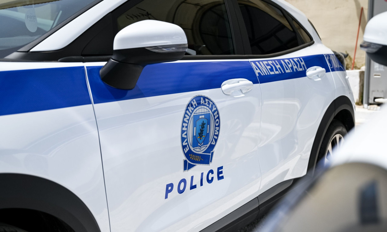 Θεσσαλονίκη: Του άρπαξαν το κινητό μέσα από αυτοκίνητο και τον χτύπησαν – Δύο συλλήψεις
