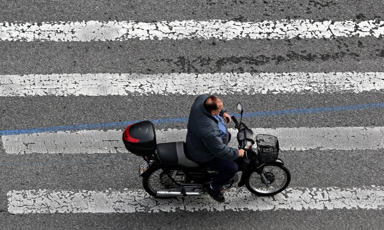 Πάνω από 2.700 παραβάσεις για μη χρήση κράνους μέσα σε μία εβδομάδα