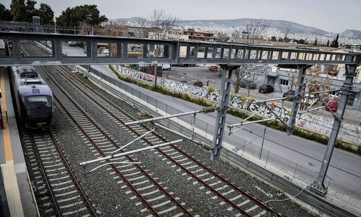 Διακοπή κυκλοφορίας στη σιδηροδρομική γραμμή Νέα Πέραμος – Άνω Λιόσια λόγω πυρκαγιάς