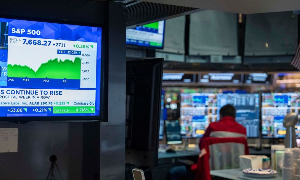 Wall Street: Άνοδος των δεικτών με φόντο αμερικανικά ομόλογα και μείωση τιμών στο πετρέλαιο