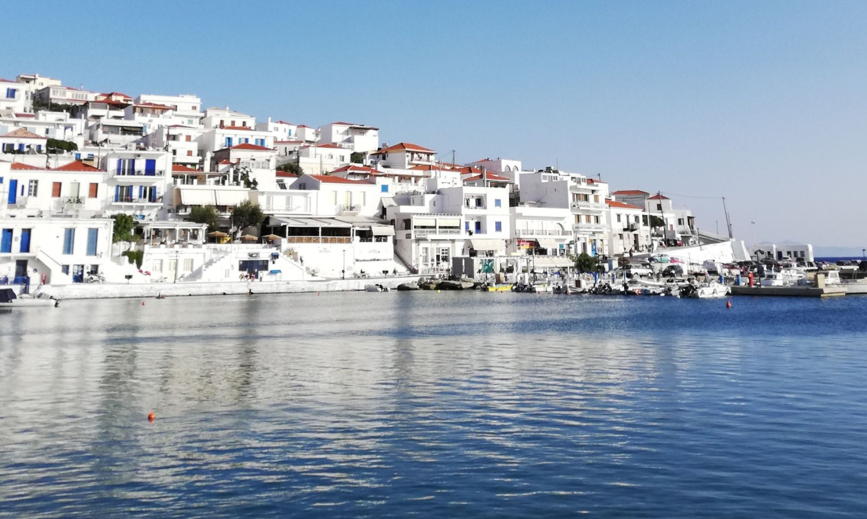 Εξοχικές κατοικίες: Τιμές που ζαλίζουν στα νησιά – Ποιοι ξένοι πληρώνουν το βάρος των σπιτιών χρυσά