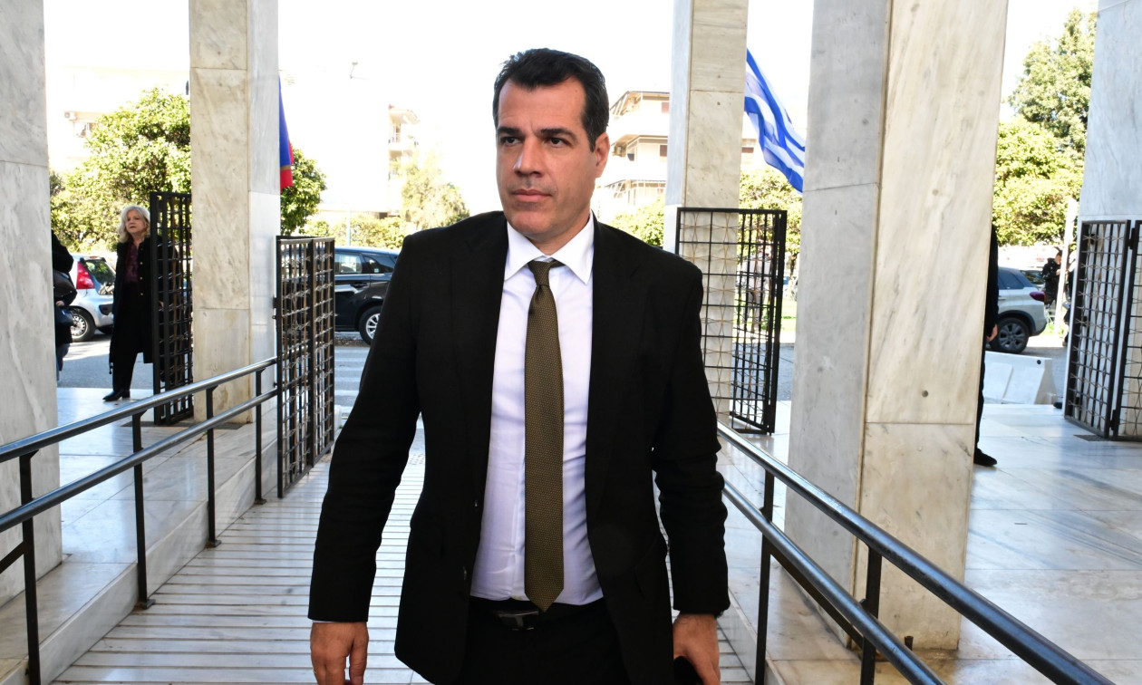 Πλεύρης: «Όποιος εισέρχεται παράνομα παραμένει σε κράτηση έως την απέλασή του»