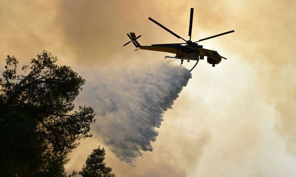 Πυρκαγιά στο Χρυσόκαστρο Καβάλας – Επιχειρεί και ελικόπτερο