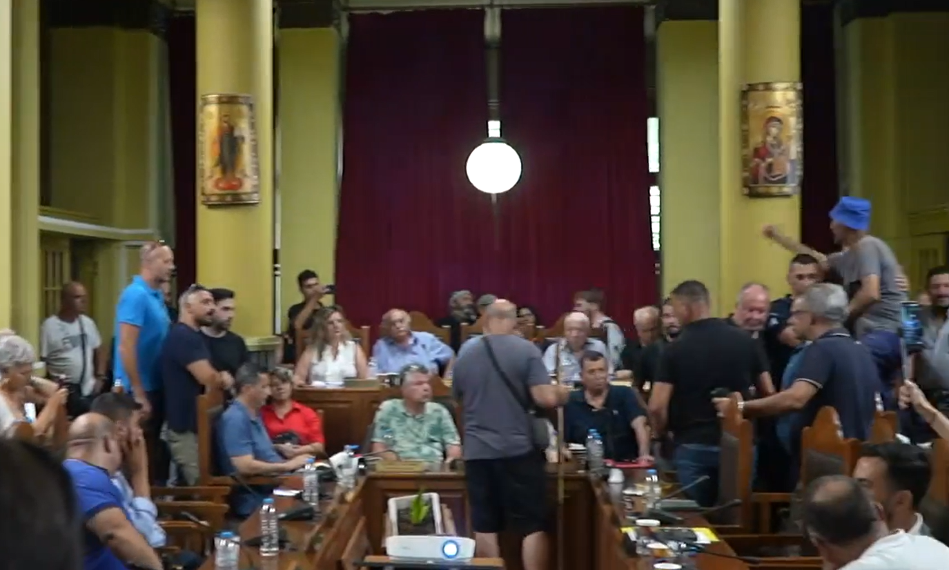 Μυτιλήνη: Επεισοδιακή συνεδρίαση του Περιφερειακού Συμβουλίου Βορείου Αιγαίου για αφθώδη πυρετό