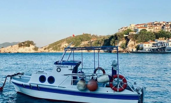 ΥΠΕΝ: Αναληθείς οι ισχυρισμοί δόμησης στα 25 μέτρα από τη θάλασσα – Τι αναφέρει το νέο ΕΧΣ Τουρισμού