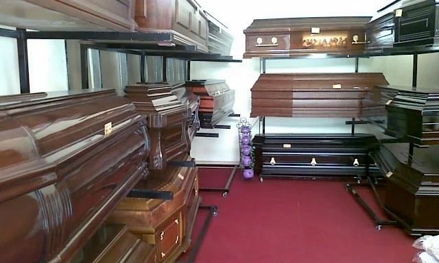 Αίγιο: Μπήκε σε γραφείο τελετώνκαι έφυγε με λεία που ξεπερνά τις 13.000 ευρώ 