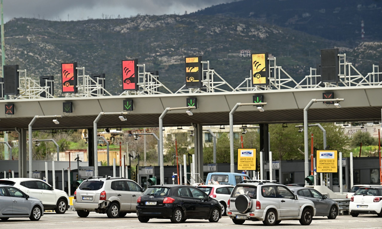 Κορυφώνεται σήμερα η επιστροφή των αδειούχων του Αυγούστου – Κίνηση σε δρόμους και λιμάνια