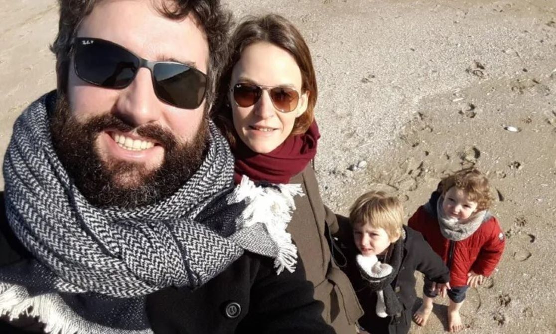 Ερωτεύτηκαν αλλά έπρεπε να ελέγξουν αν είναι αδέλφια – Η δικαστική μάχη του ζευγαριού