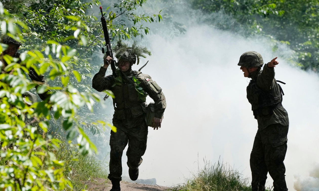 Πολωνία: Φτιάχνει το μεγαλύτερο στρατό της Ευρώπης–Επιδιώκει να εξοπλίζει η ίδια τα στρατεύματά της