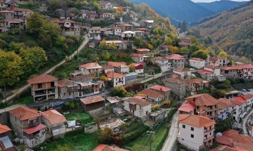 Ευρυτανία: Αποχωρεί από την Φουρνά η πολύτεκνη οικογένεια που είχε εγκατασταθεί στο χωριό