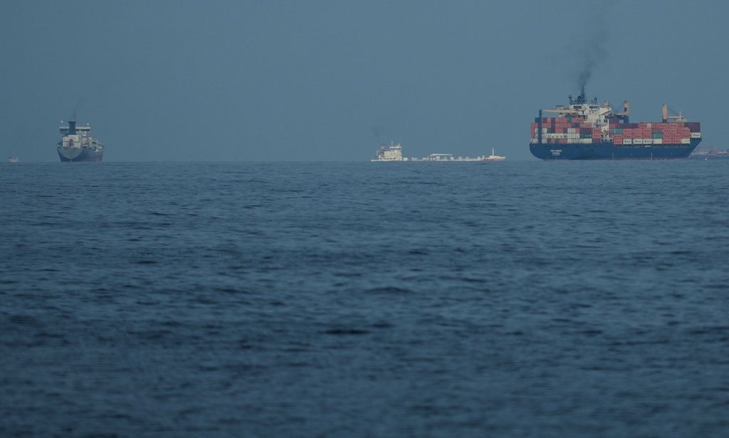 Νεκροί δύο ναυτικοί από επίθεση του Ιράν σε δεξαμενόπλοιο της Σαουδικής Αραβίας στα Στενά του Ορμούζ