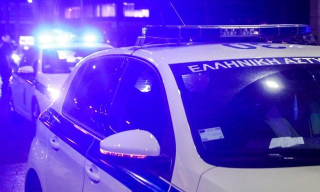 Χανιά  Ξυλοκοπούσαν την ανήλικη κόρη τους μέσα στο αυτοκίνητο