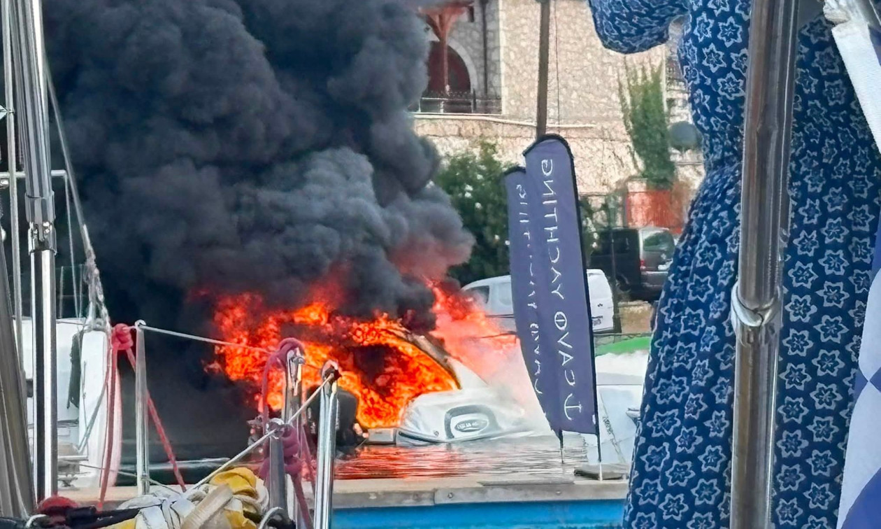 Λευκάδα: Σκάφος κάηκε ολοσχερώς έπειτα από έκρηξη – Ένας τραυματίας