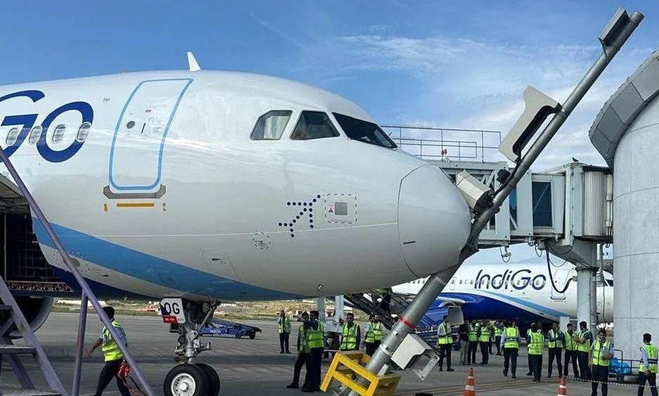 Ινδία: Αεροσκάφος προσέκρουσε σε στύλο λίγα λεπτά μετά την προσγείωση του