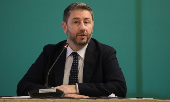 1761307-b7726162-abec250c-nikos-androulakis.jpg
