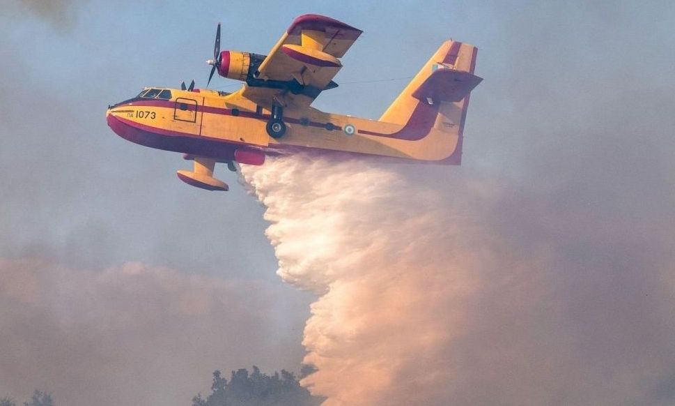Πυρκαγιά στο Κλειδί Βοιωτίας – Επιχειρούν 4 εναέρια μέσα