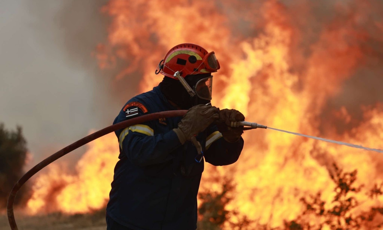 Κόνιτσα: Συνεχίζεται η μάχη με τις φλόγες για έβδομη ημέρα – Επιχειρούν 13 εναέρια μέσα