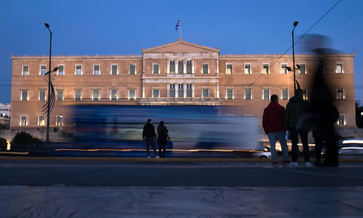 Μέτρα ΔΕΘ: Πότε και πόσα θα δουν στην τσέπη τους μισθωτοί, συνταξιούχοι, επαγγελματίες, ιδιοκτήτες