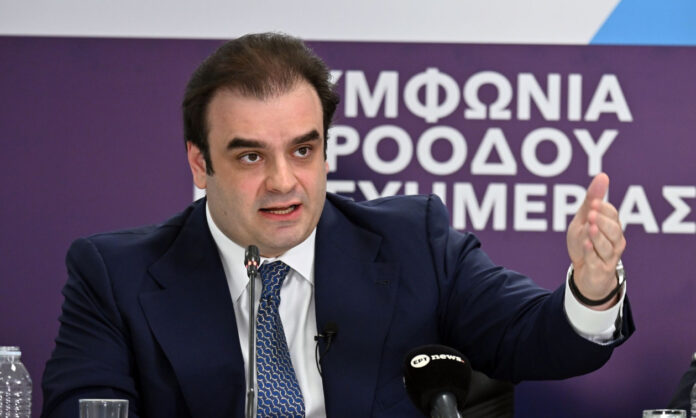 1761769-7cff6af0-pierrakakis.jpg