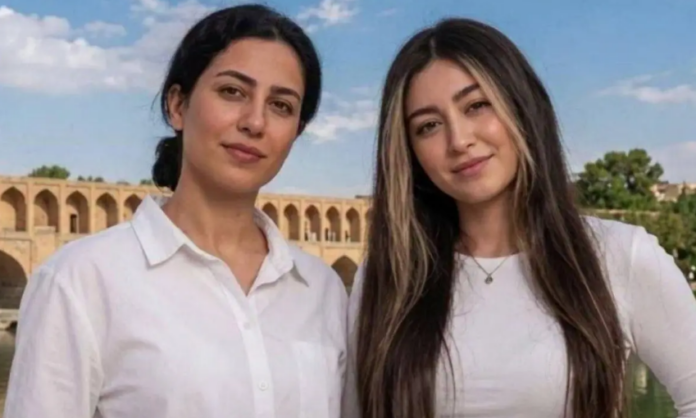1761972-a9618d18-romina.png