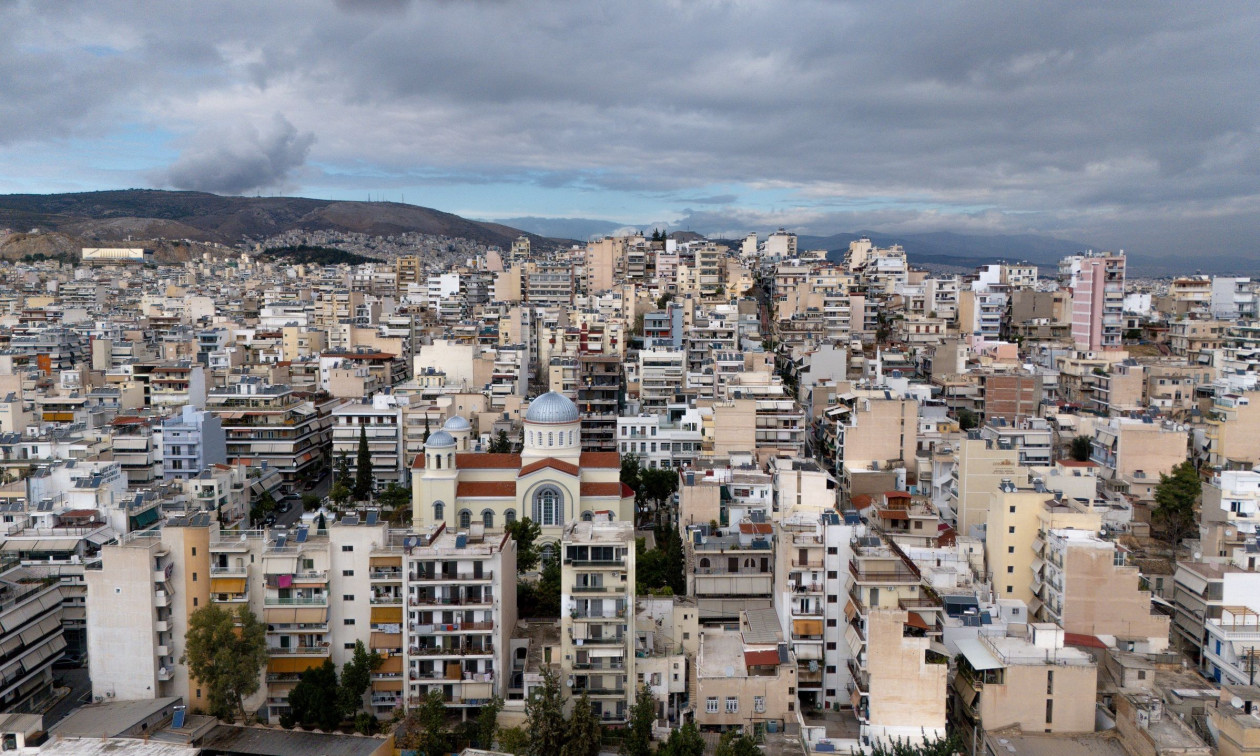 Ποιοι ξένοι βιάζονται να αγοράσουν σπίτι στην Ελλάδα μετά τα μέτρα της ΔΕΘ – Πώς επηρεάζεται η αγορά