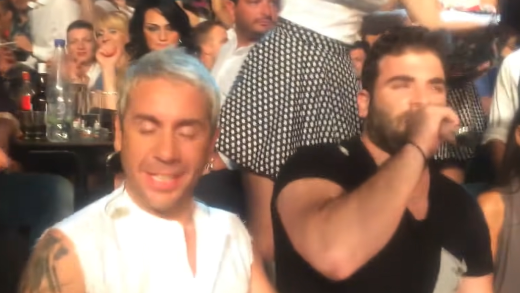 Συγκλονιστικό βίντεο: Το άγνωστο ντουέτο Μαζωνάκη – Παντελίδη
