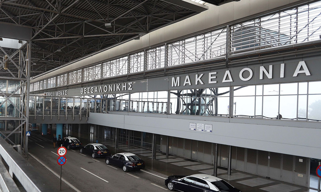 Έκτακτη προσγείωση αεροσκάφους στο αεροδρόμιο «Μακεδονία» – Επιβάτες προκάλεσαν σοβαρό επεισόδιο