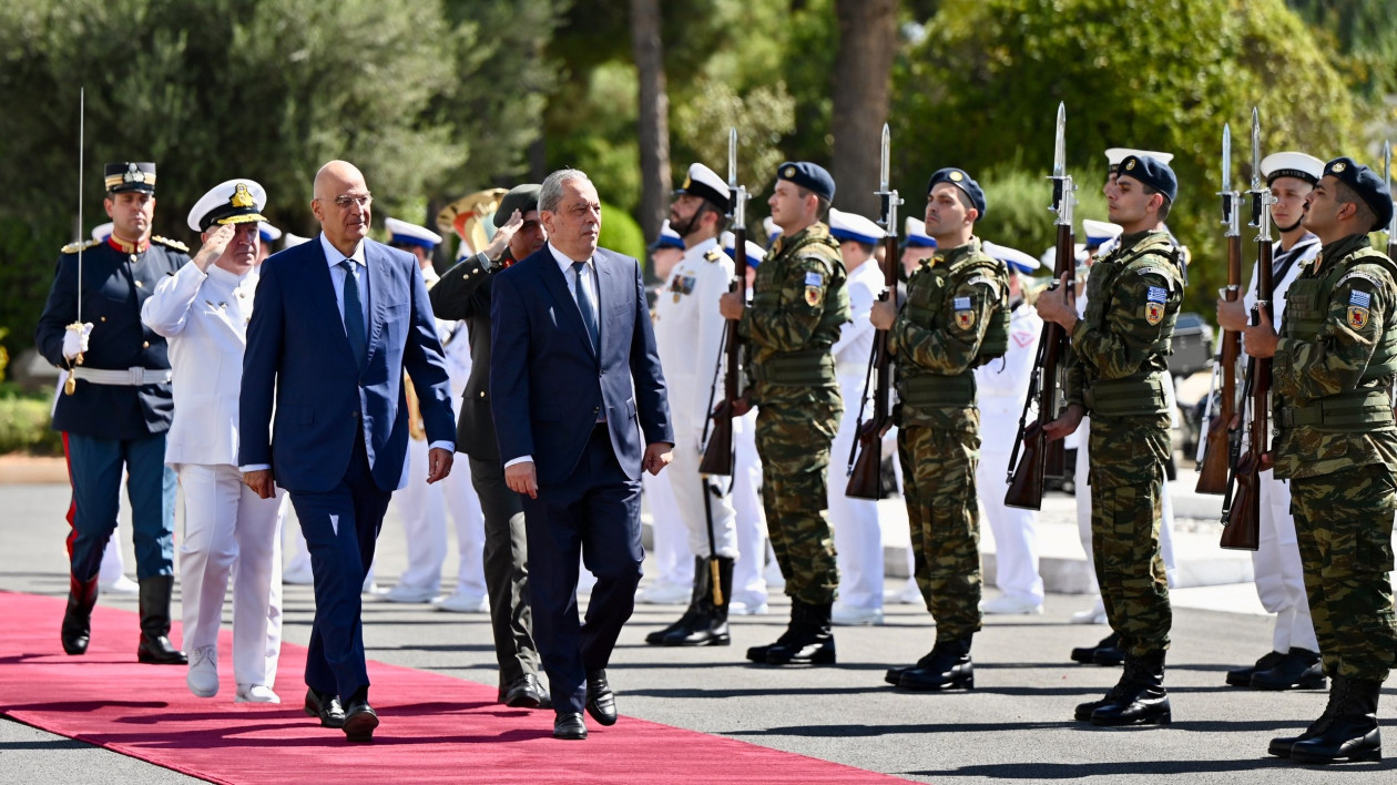 «Δεν είμαστε απλώς εταίροι, είμαστε αδέρφια»: Το ηχηρό μήνυμα Δένδια με τον Κύπριο υπουργό Άμυνας