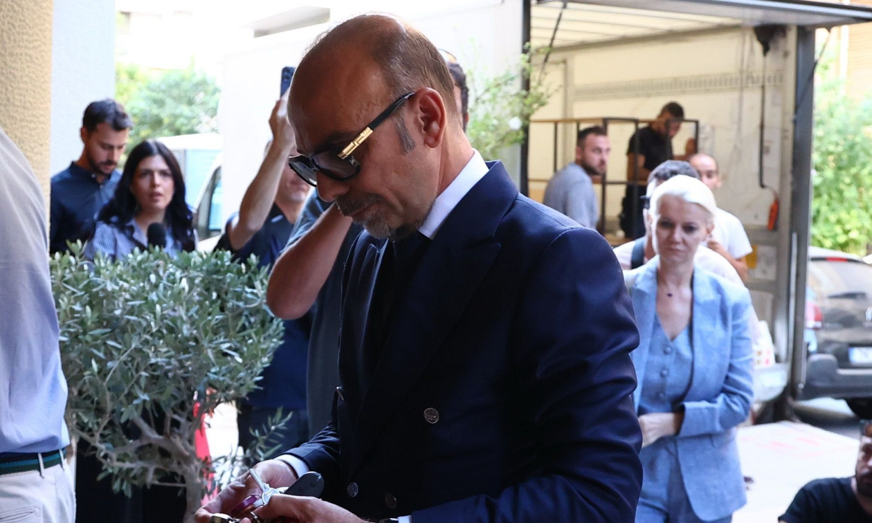 Οι 3 ώρες που «καίνε» τους γιατρούς: Τι ψάχνει η Ασφάλεια για τον θάνατο του Μαζωνάκη