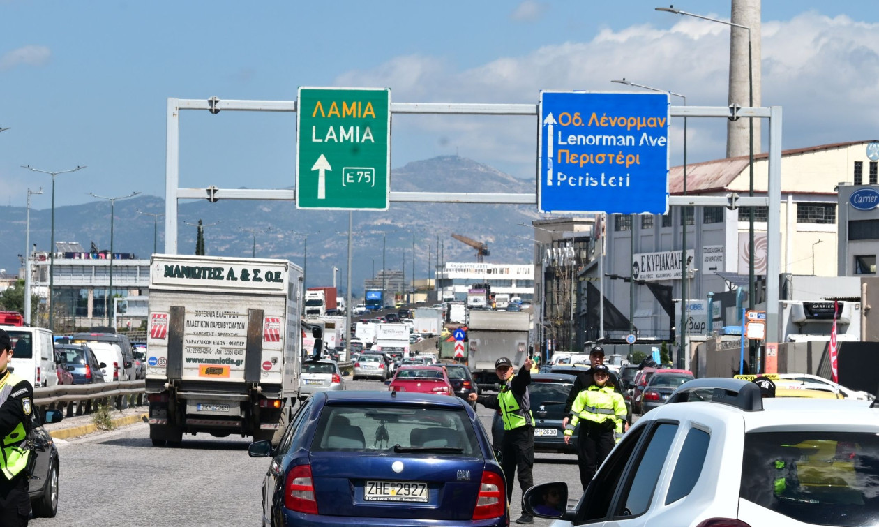 Κίνηση τώρα: Άνοιξαν τα σχολεία, επέστρεψαν οι καθυστερήσεις στους δρόμους του Λεκανοπεδίου