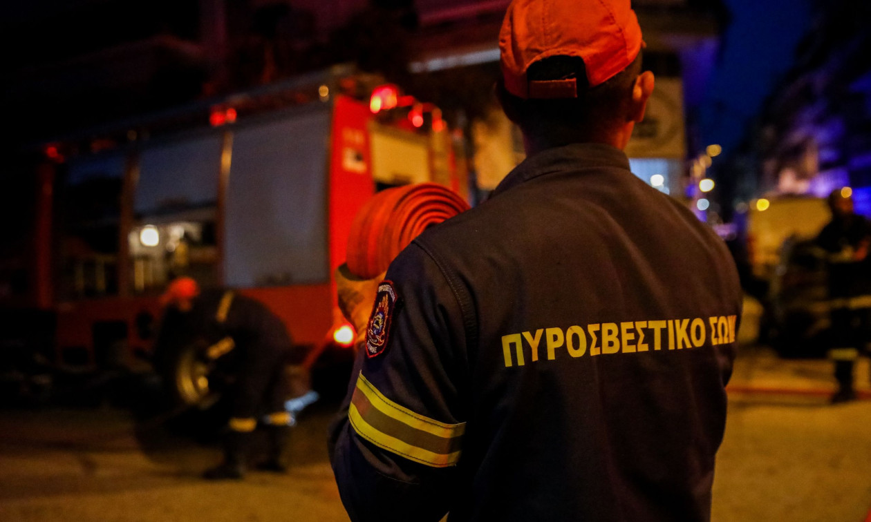 Φωτιά σε διαμέρισμα στην Αγία Παρασκευή: Έχει τεθεί υπό μερικό έλεγχο