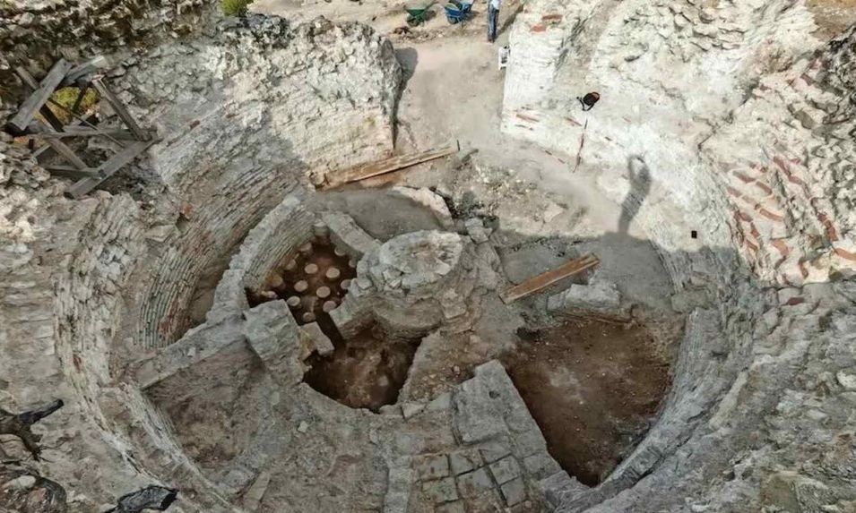 Αρχαιολογικός θησαυρός στη Σερβία: Ανακαλύφθηκε μοναδικό ρωμαϊκό λουτρό με θολωτή οροφή και σάουνα
