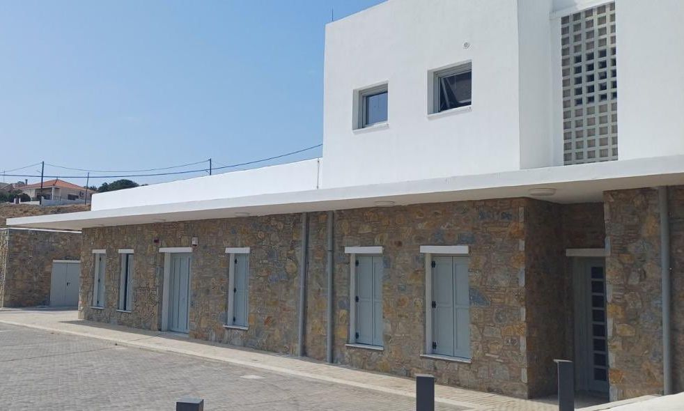 Άδωνις Γεωργιάδης: Εγκαινιάζεται το νέο Κέντρο Υγείας στα Ψαρά με δωρεάν κατοικίες για τους γιατρούς