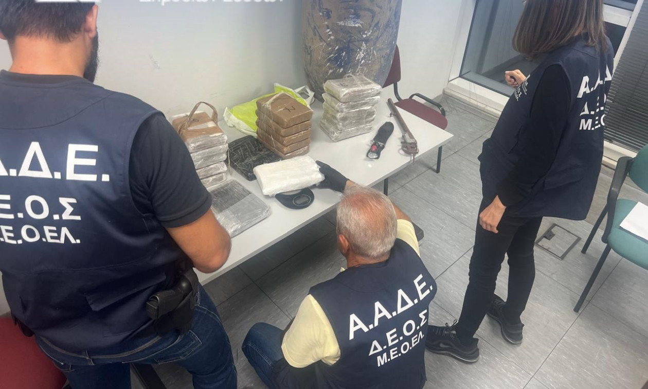 ΑΑΔΕ: Νέα ποσότητα κοκαΐνης εντοπίστηκε στο ίδιο κύκλωμα – 26,8 κιλά σε υπό ανέγερση οίκημα
