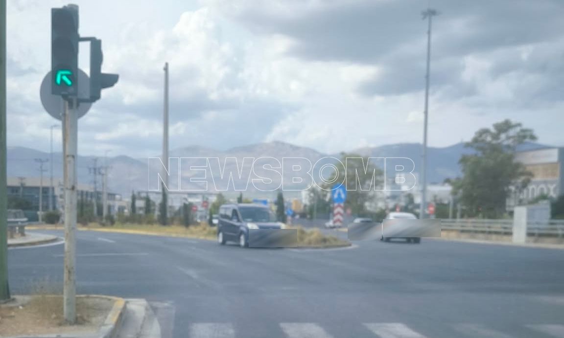 Όχημα πήγαινε ανάποδα στον Κόμβο Καλυφτάκη