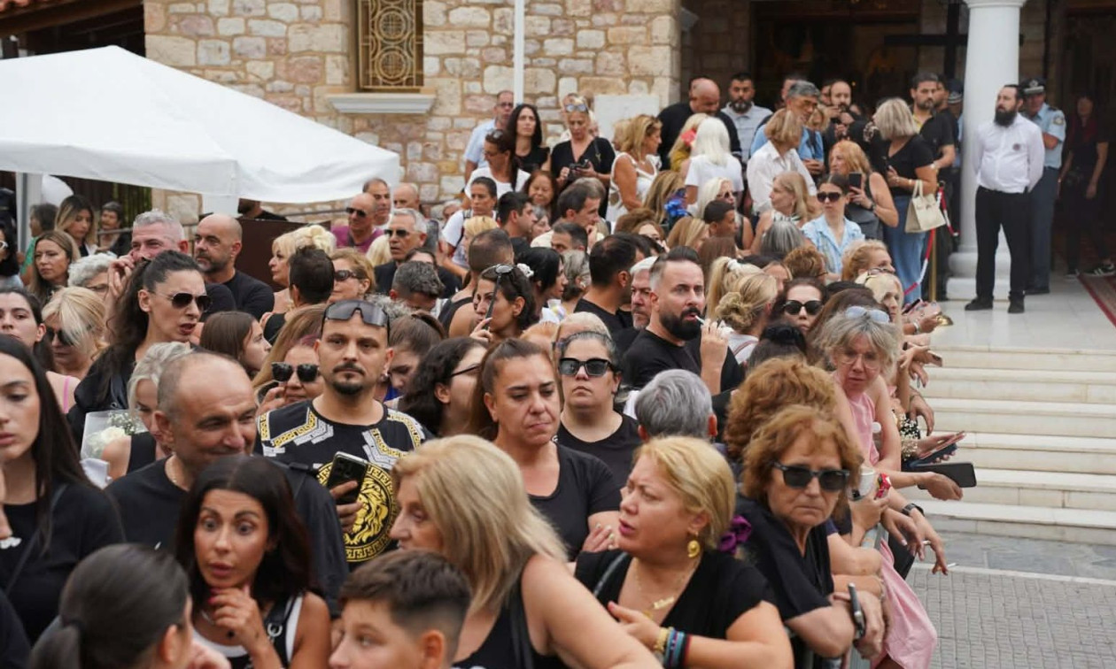 Αγρυπνία για τον Γιώργο Μαζωνάκη: «Θέλω σεβασμό», είπε ο εφημέριος του ναού στον κόσμο