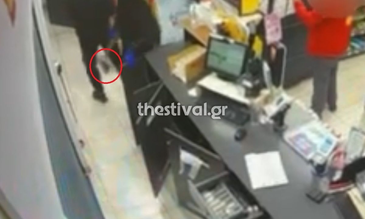 Θεσσαλονίκη: Ληστεία με τσεκούρι και λοστό σε βενζινάδικο- Βίντεο ντοκουμέντο