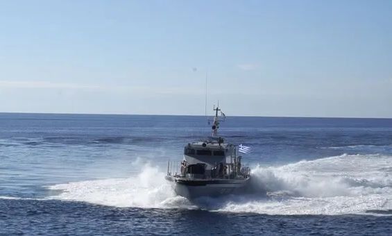 Συναγερμός στην Κυλλήνη: Ανετράπη σκάφος – Αγνοείται χειριστής ταχύπλοου