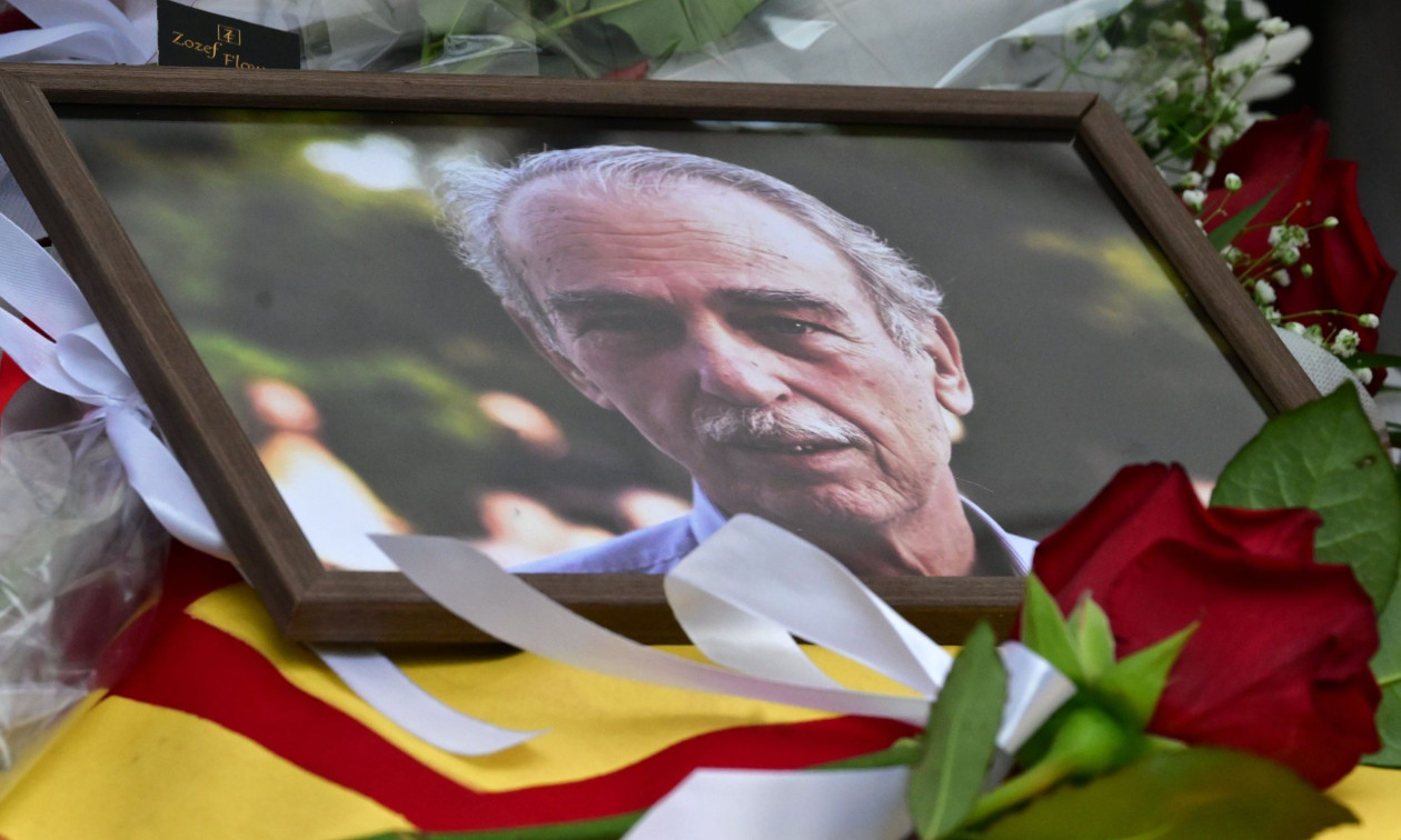 Σπύρος Χαλβατζής:  Το τελευταίο «αντίο» στο ιστορικό στέλεχος του ΚΚΕ – Πλήθος πολιτικών στην κηδεία